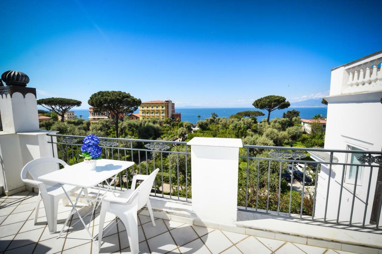 Maison Fabrizia Sorrento Bagian luar foto