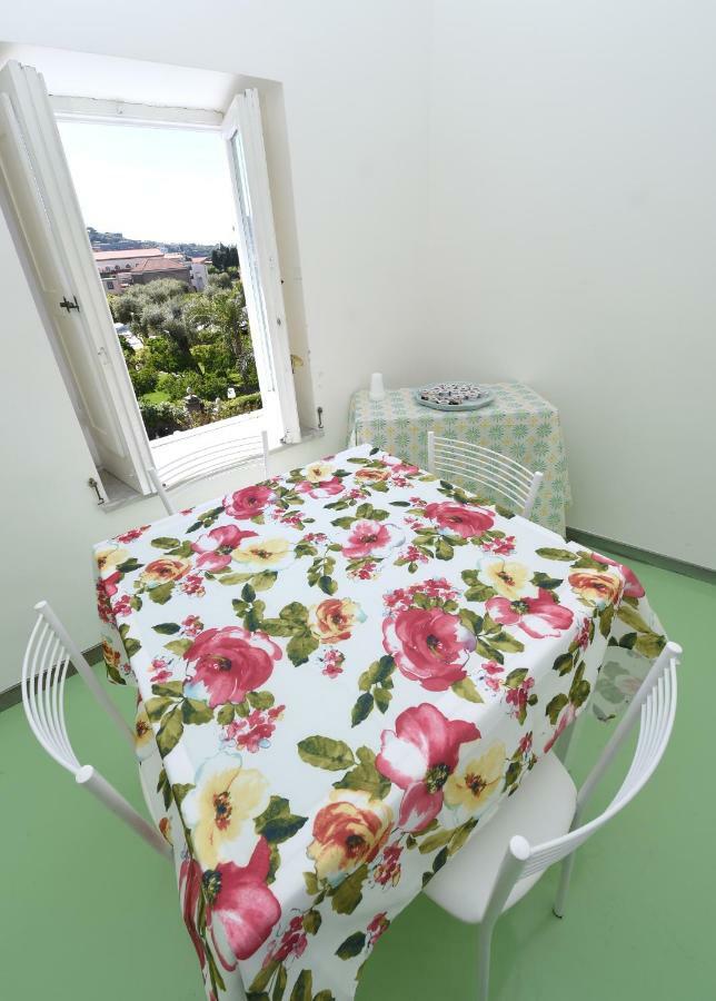 Maison Fabrizia Sorrento Bagian luar foto